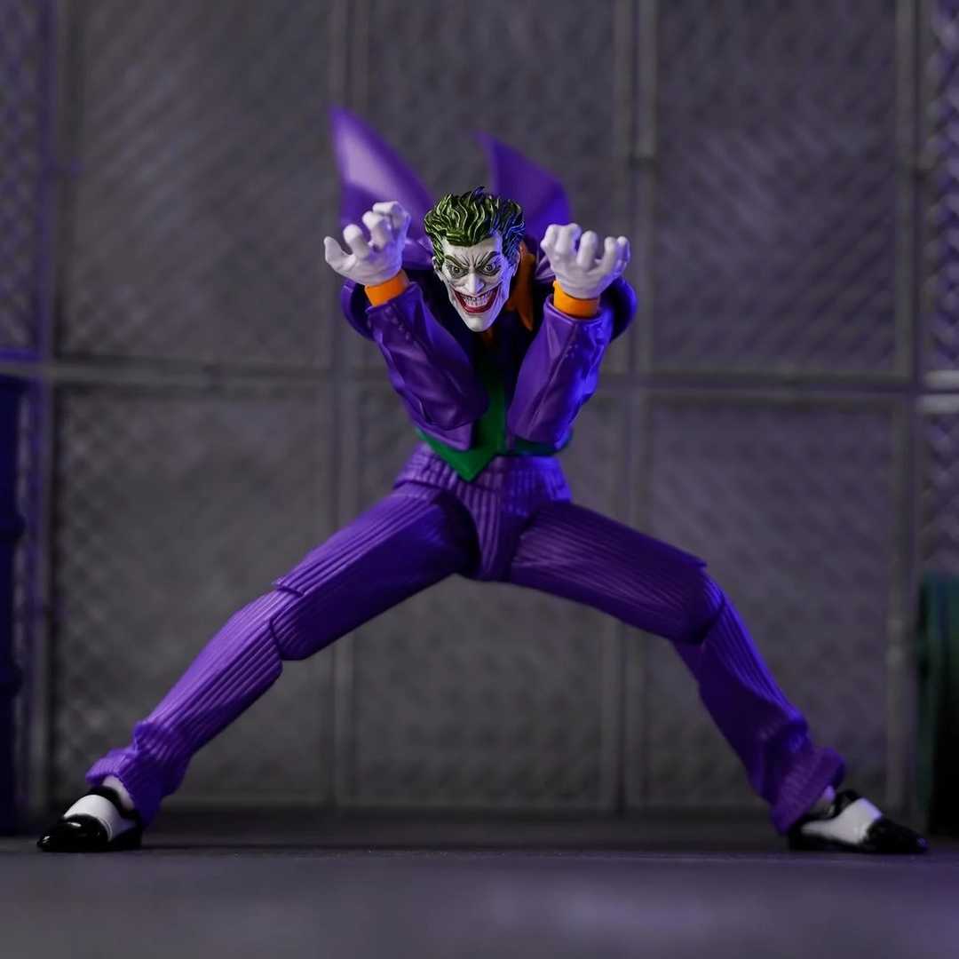 Revoltech Amazing Yamaguchi Joker Ver. 1.5 Action Figure