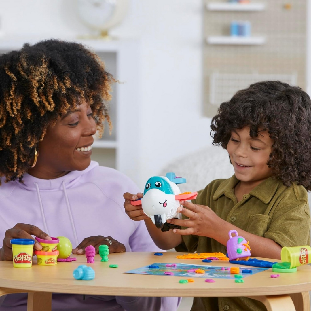 Play-Doh Airplane Explorer set with rolling aeroplane and world map playmat