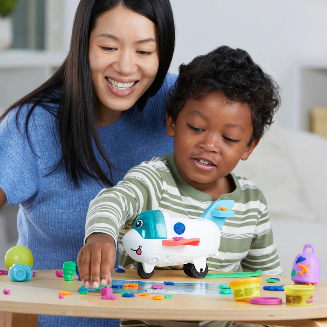 Play-Doh Airplane Explorer set with rolling aeroplane and world map playmat