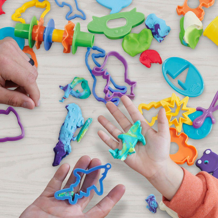 Play-Doh Land Air And Sea Set with 39 accessories and 10 cans of compound