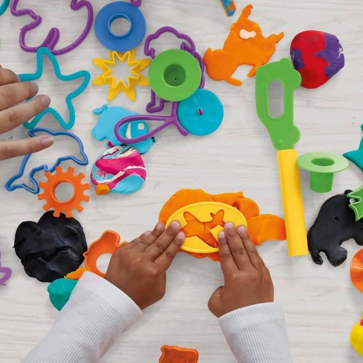 Play-Doh Land Air And Sea Set with 39 accessories and 10 cans of compound