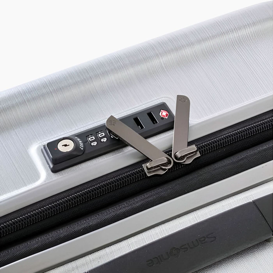 Samsonite Evoa Spinner Suitcase