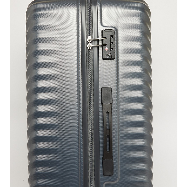 American Tourister Sky Cove Spinner Luggage Set