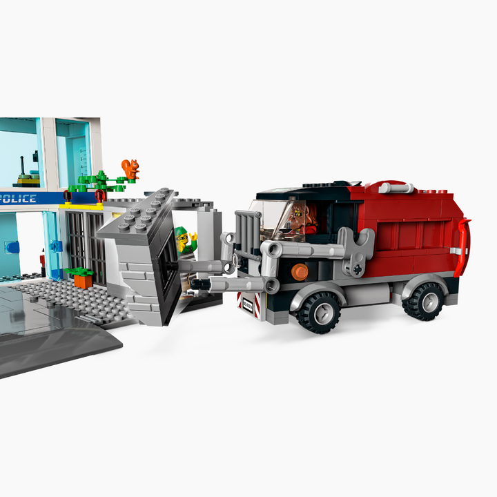 Lego Police Station 668-piece construction set