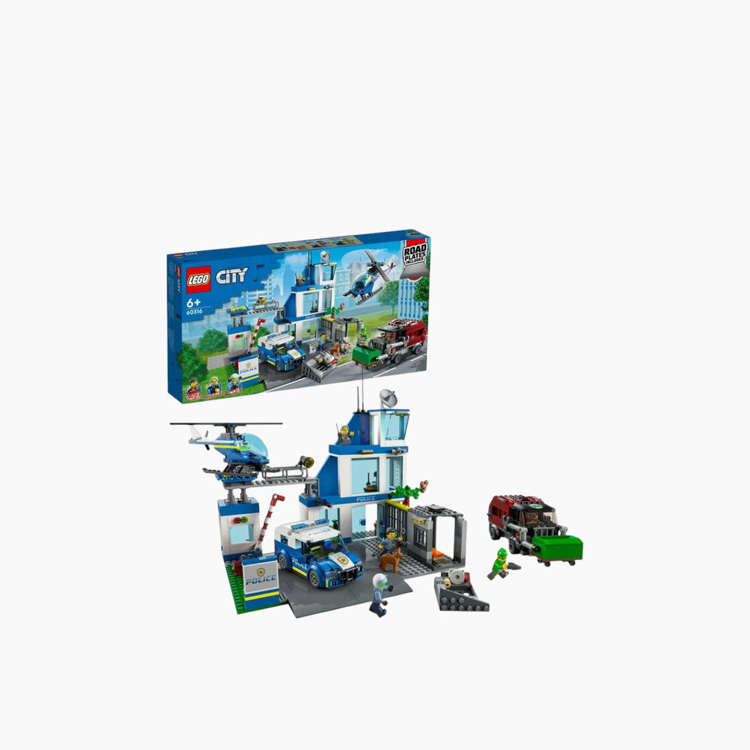 Lego 668-piece Police Station construction set