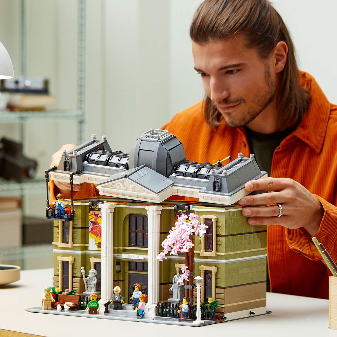 Lego Natural History Museum rare edition construction set