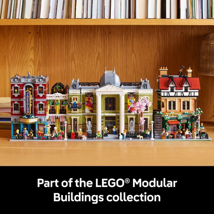 Lego Tudor Corner 3266 Pcs rare edition building set