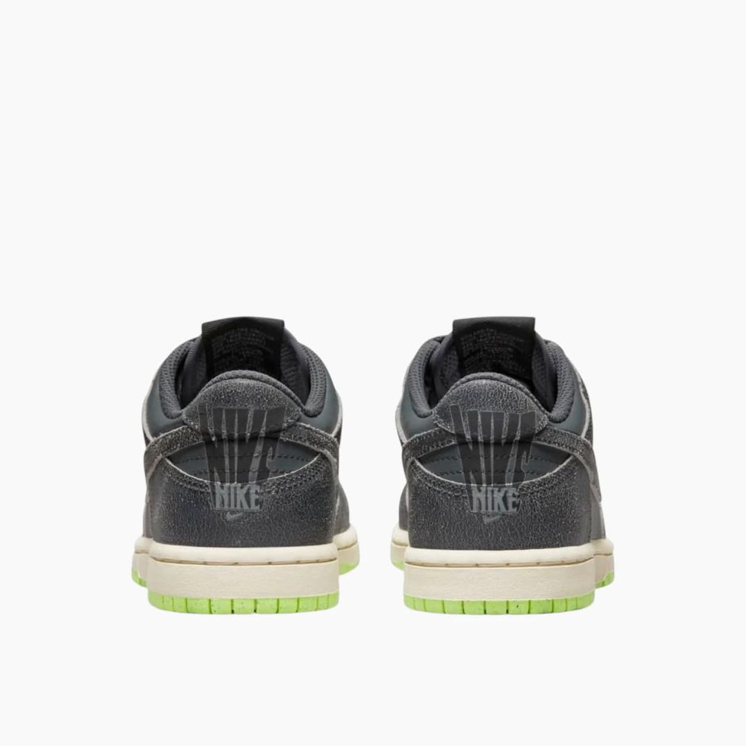 Nike Dunk Low SE &