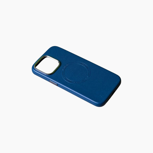 جراب جلدي للآيفون مع إطار معدني للكاميرا