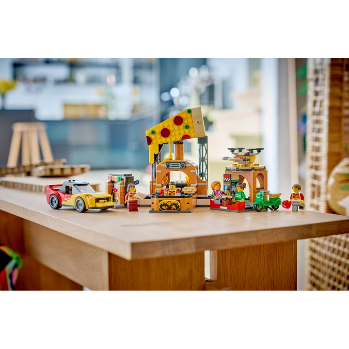 LEGO Pizza Delivery Experience