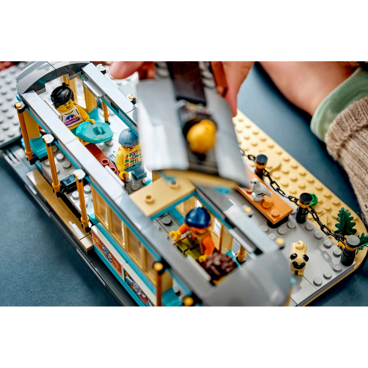 LEGO Classic Beach Streetcar