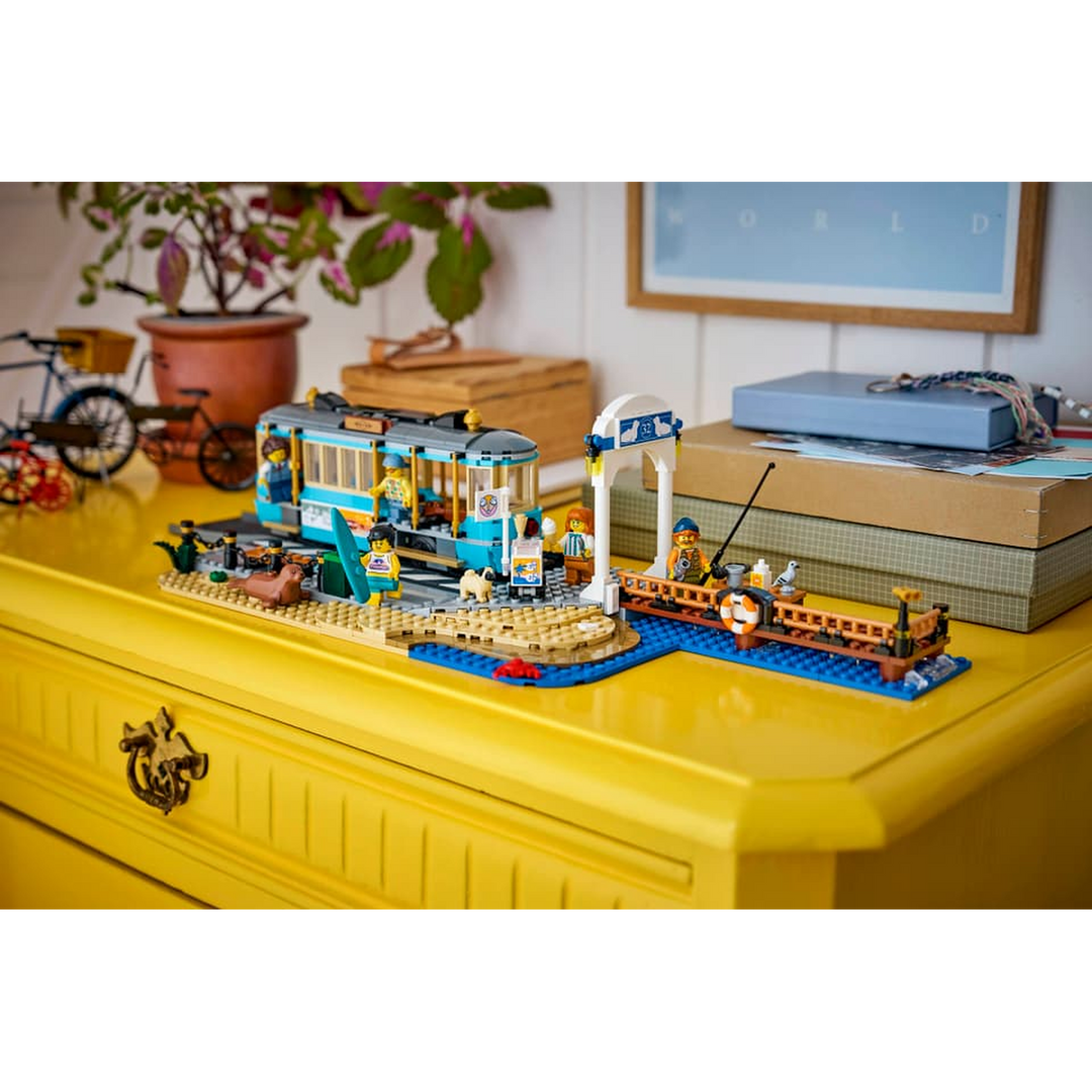 LEGO Classic Beach Streetcar