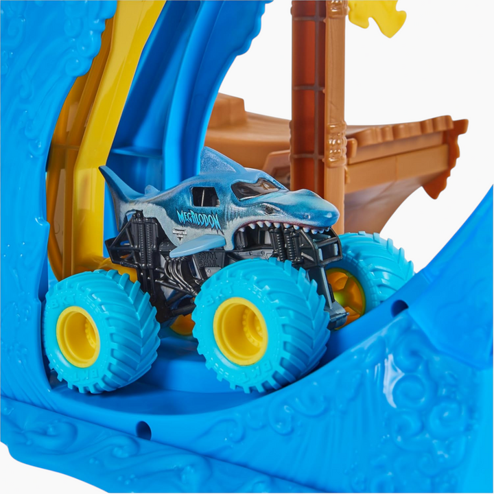 Spin Master Monster Jam Megalodon Loop Of Doom stunt playset with toy truck