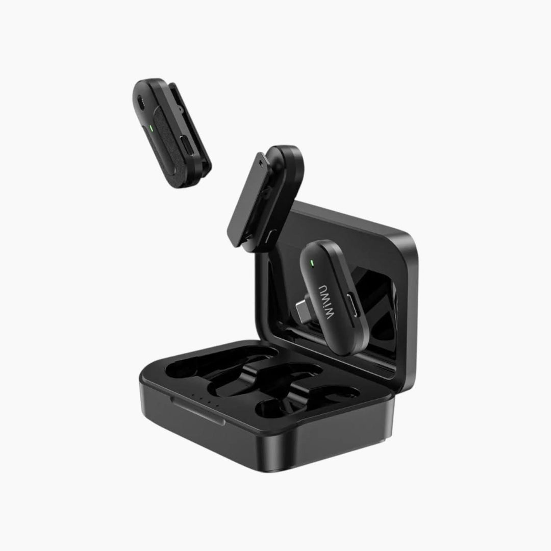 WiWU portable dual wireless microphone with USB C/Lightning connector
