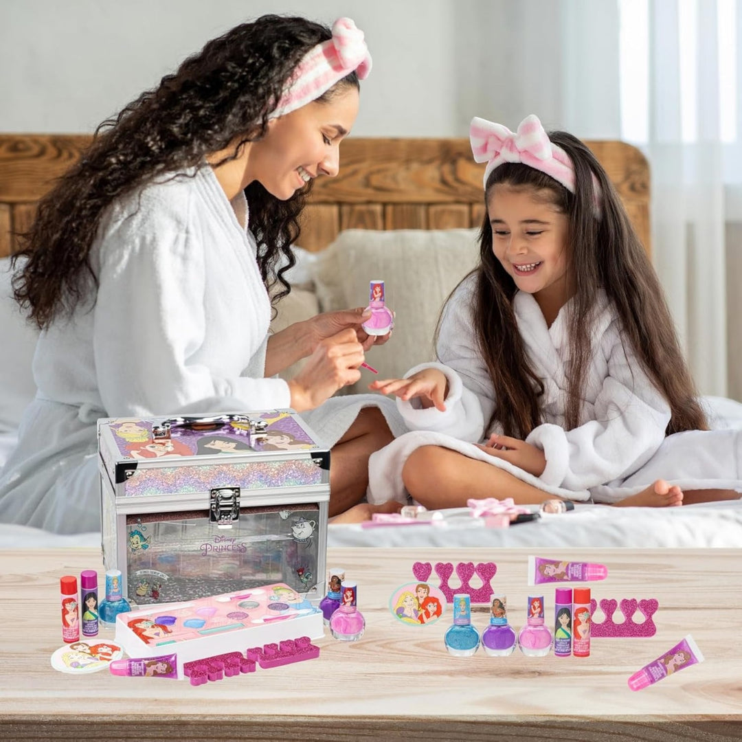 Townley Girl Disney Princess Train Case Beauty Set