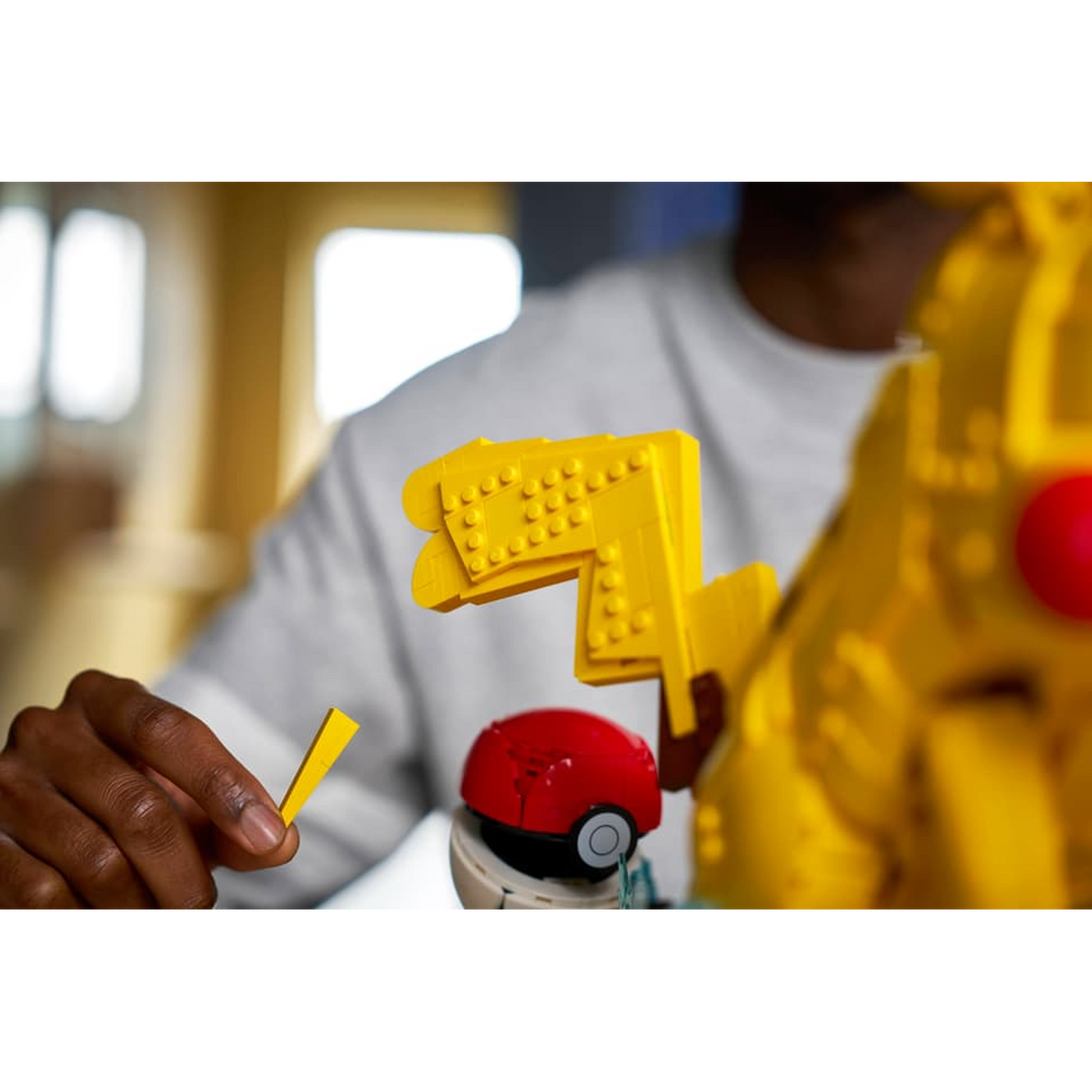 LEGO Pokémon Pikachu and Poké Ball