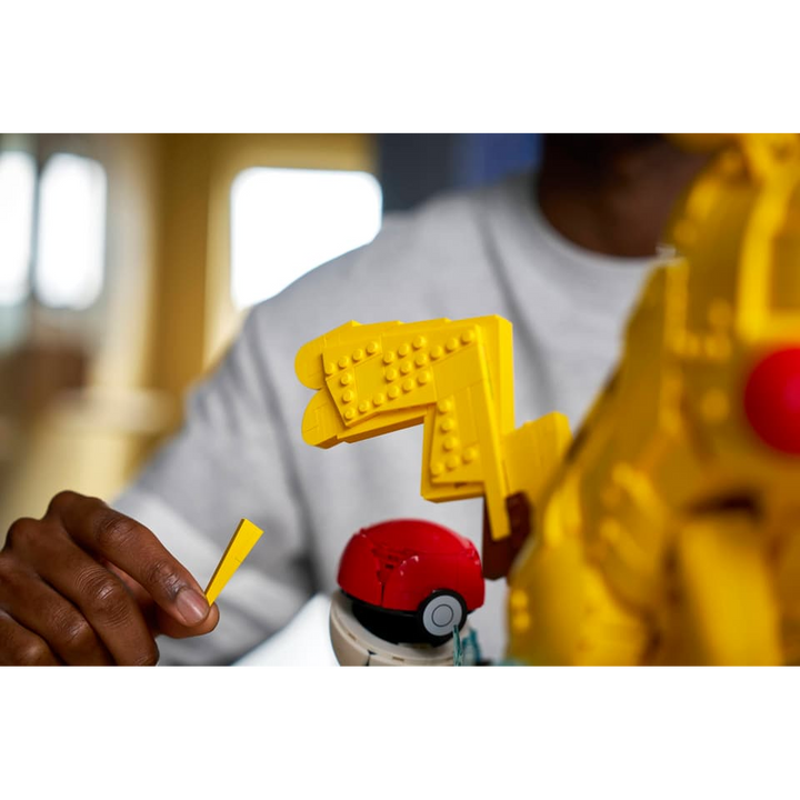 LEGO Pokémon Pikachu and Poké Ball
