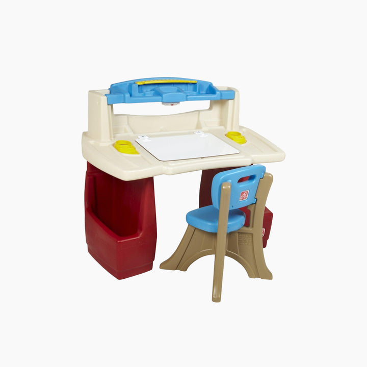 Step 2 Deluxe Art Master Desk