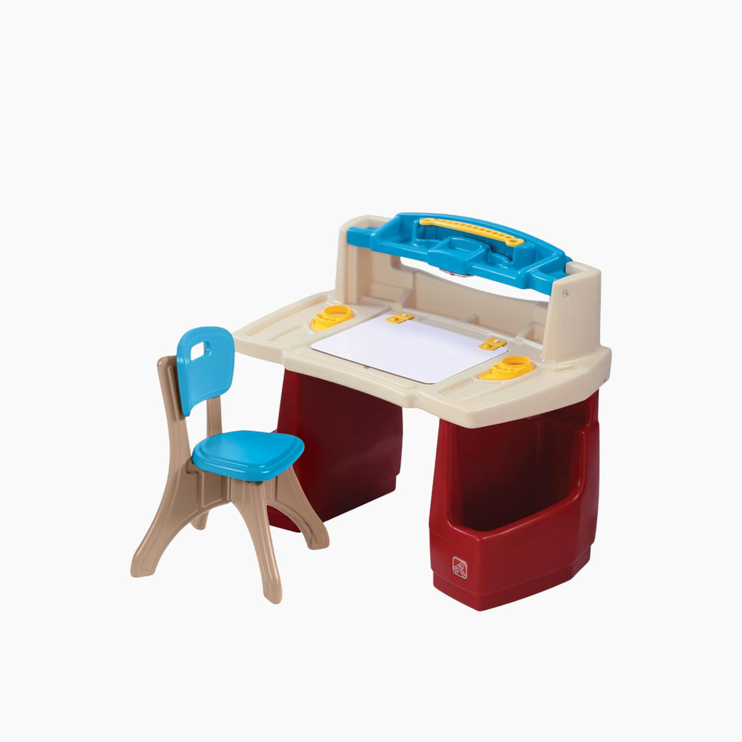 Step 2 Deluxe Art Master Desk