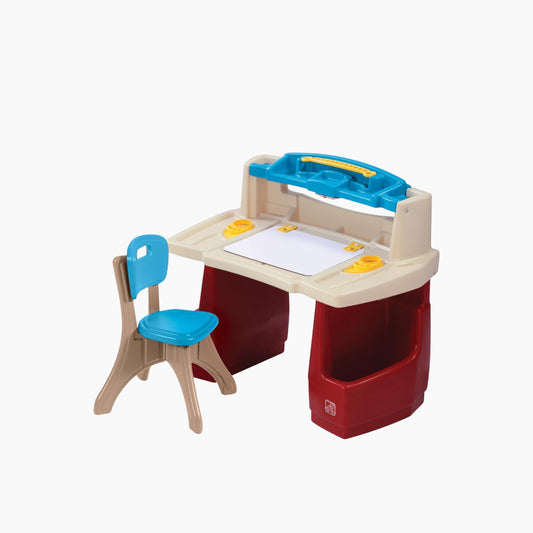 Step 2 Deluxe Art Master Desk