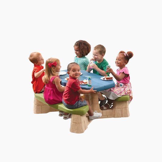 Step 2 Octagon Playful Picnic Table With Umbrella