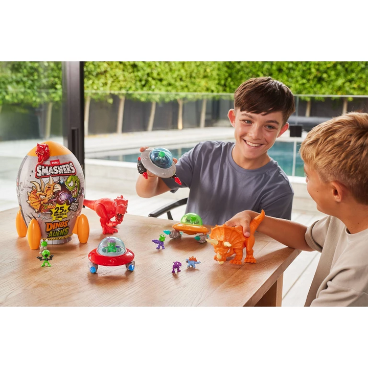 Zuru Smashers Dinos Vs Aliens Rocket Series 1 construction set toy
