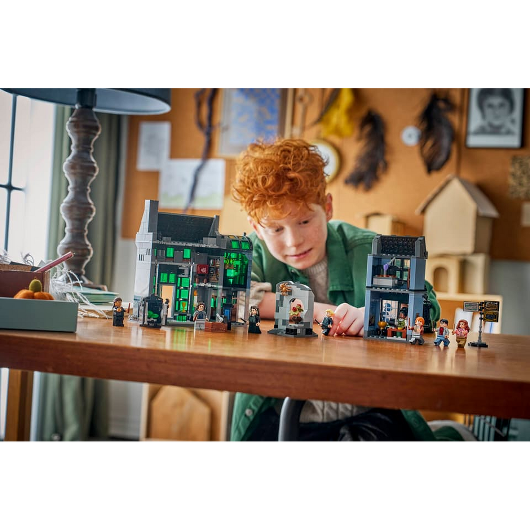 LEGO Knockturn Alley™ Wizarding Shops