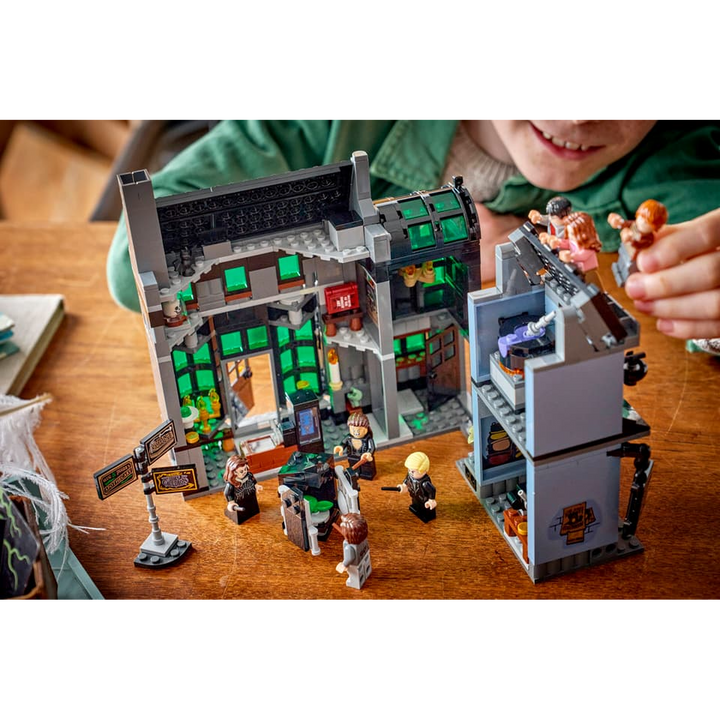 LEGO Knockturn Alley™ Wizarding Shops