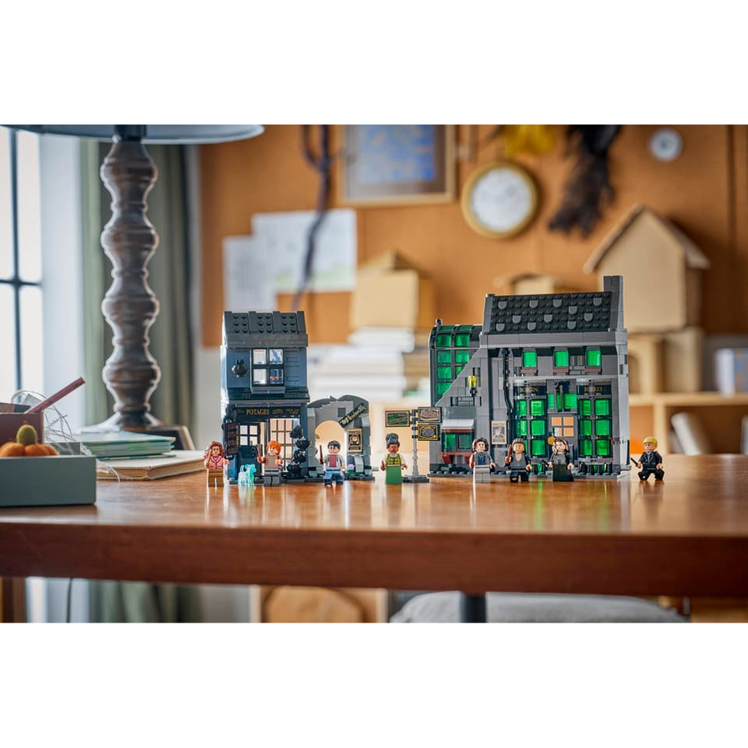 LEGO Knockturn Alley™ Wizarding Shops