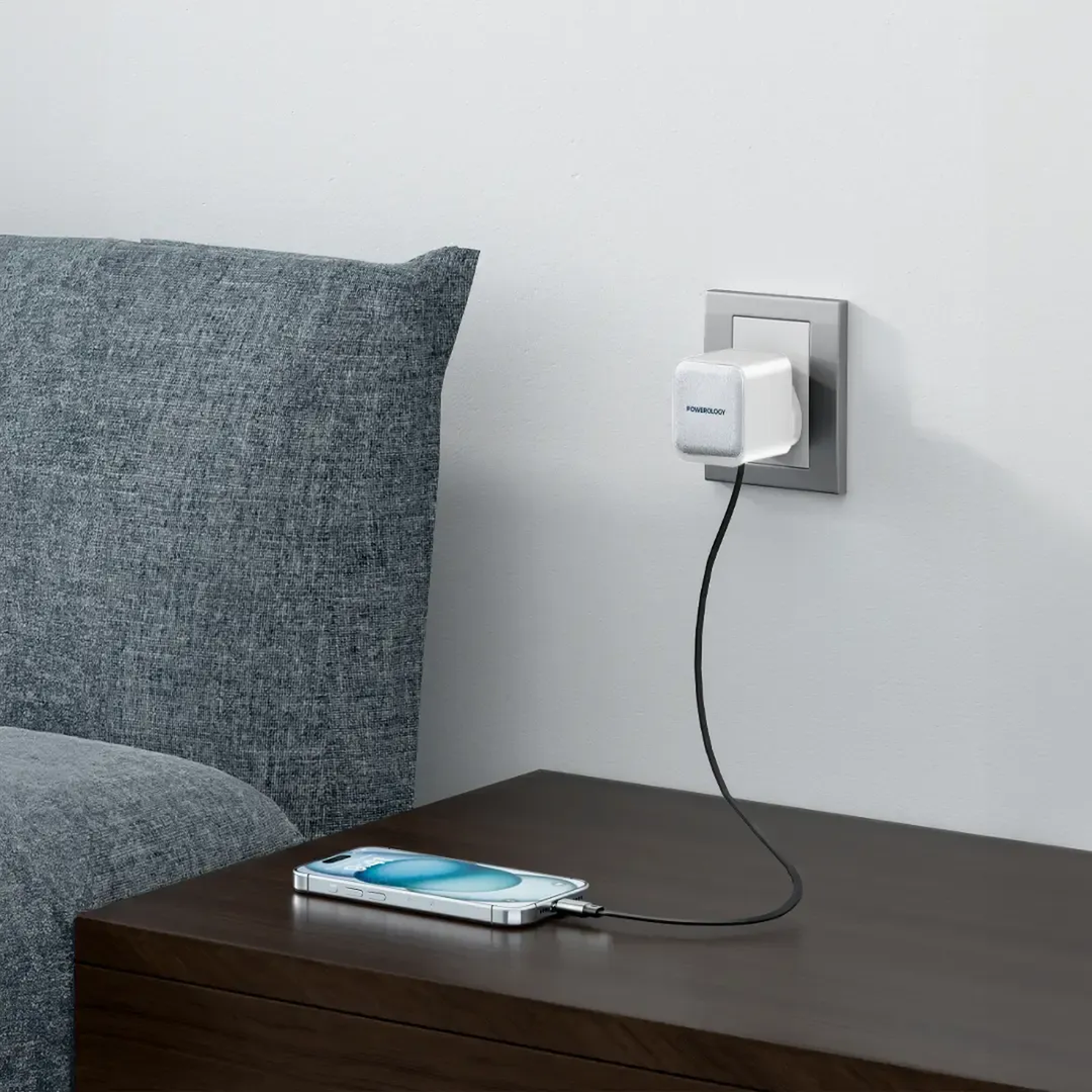 Powerology Retractable GaN Charger