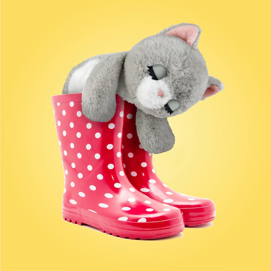 Sky Rocket My Fuzzy Friends Winks The Sleepy Kitty jewelry making kit for romantic bracelets.
