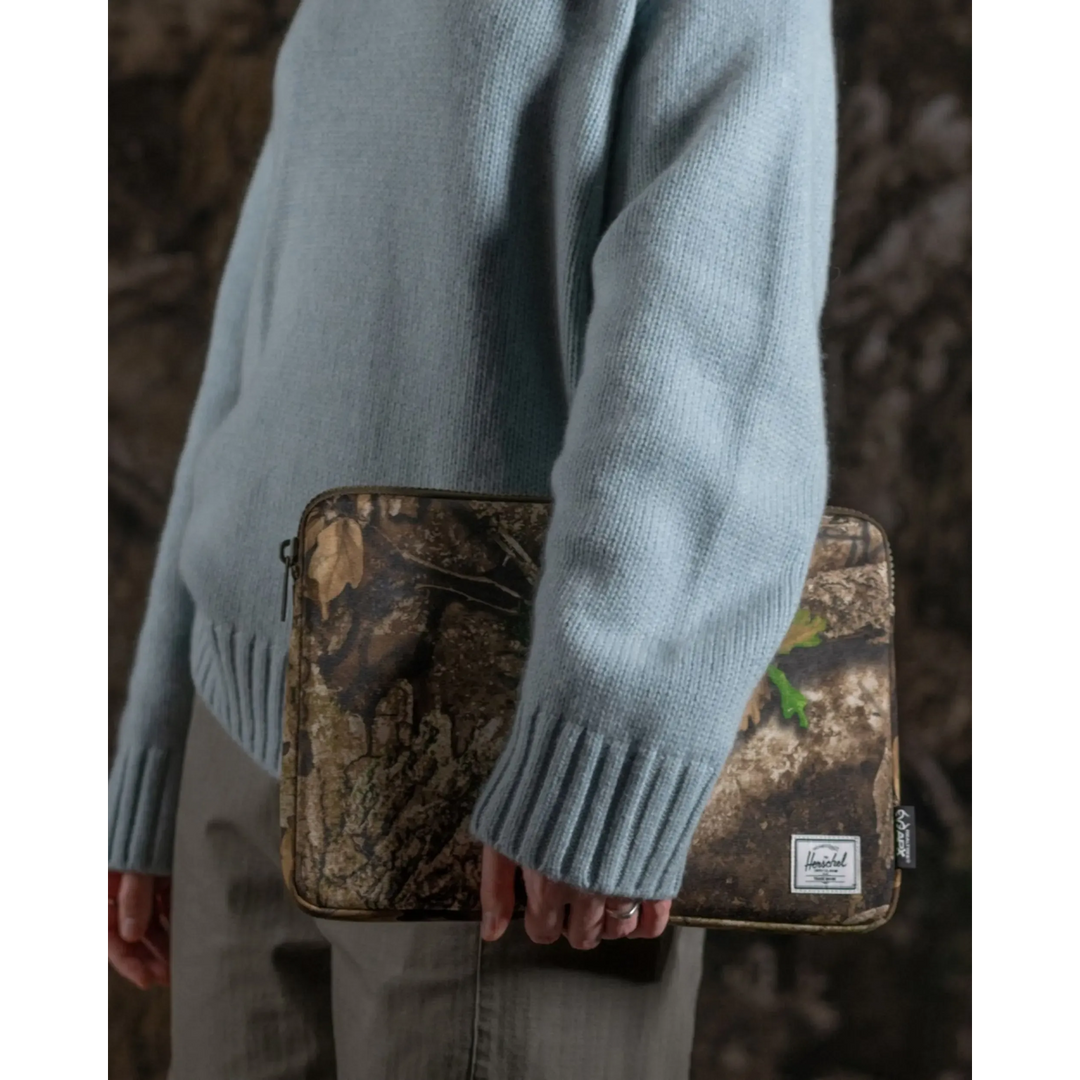 Herschel Realtree Anchor Sleeve Realtree Camo 14 Inch