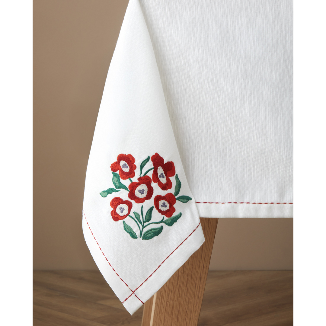 Bright Parade Polyester Table Cloth 150X200 Cm White - Red