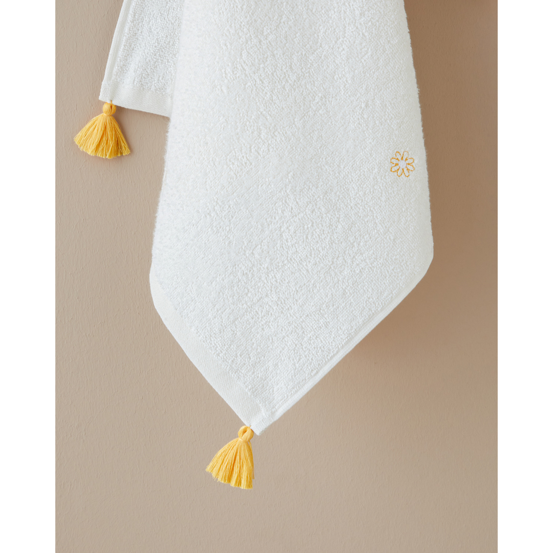 EH Mini Daisy Cotton Embroidered Face Towel 50 x 80 Cm Ecru