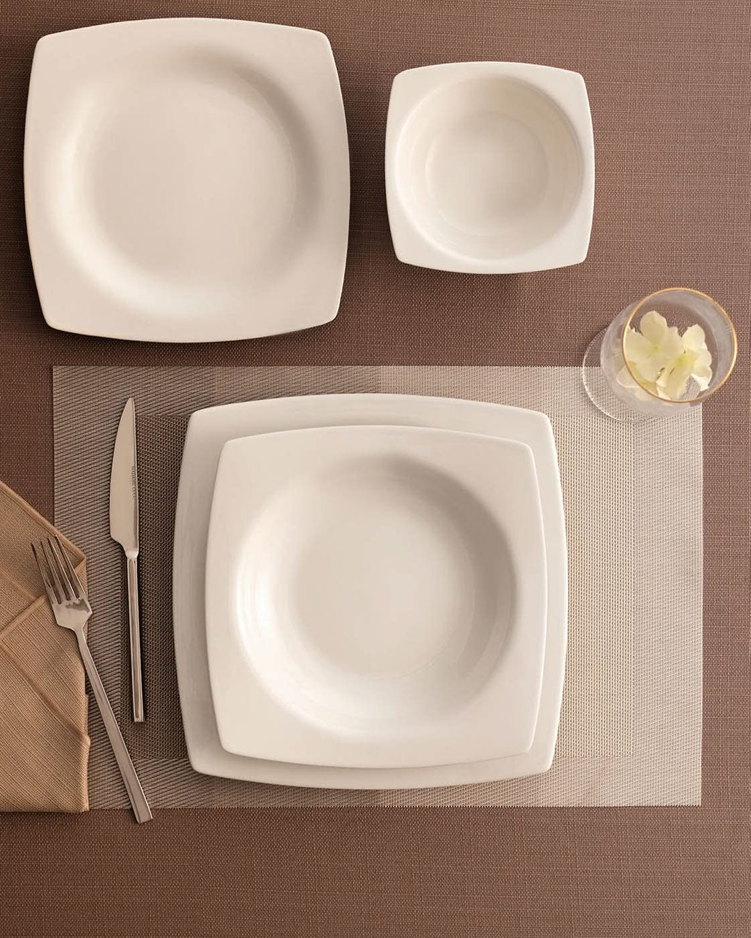 Madame Coco Dinner Set