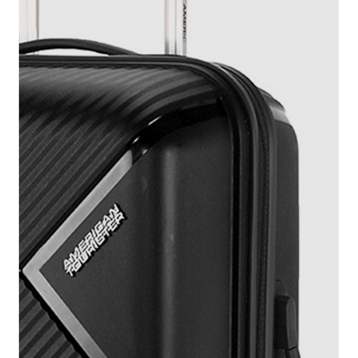 American Tourister Phoenix Suitcase Travel Set