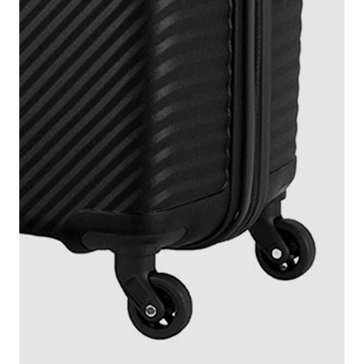 American Tourister Phoenix Suitcase Travel Set