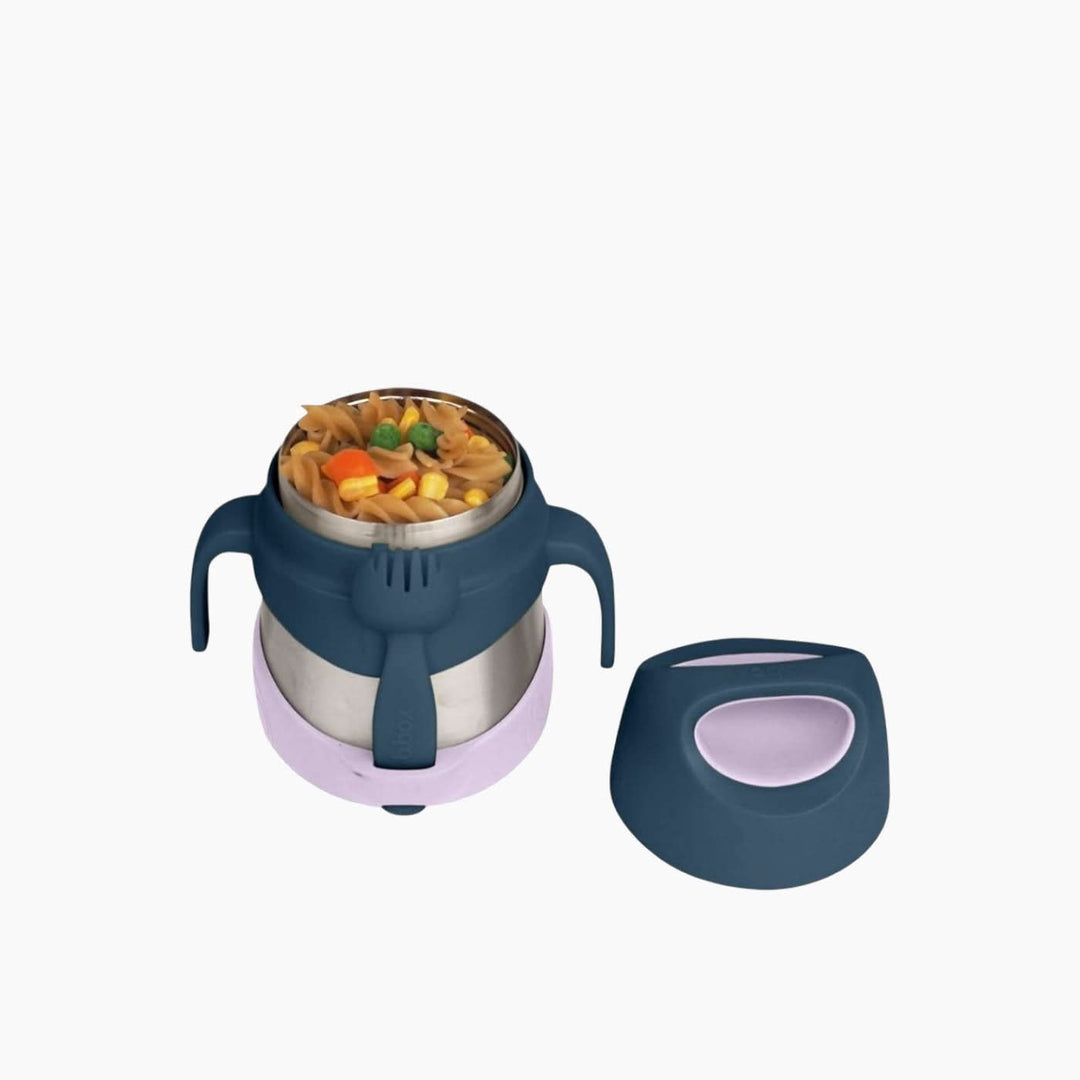 جرة طعام معزولة