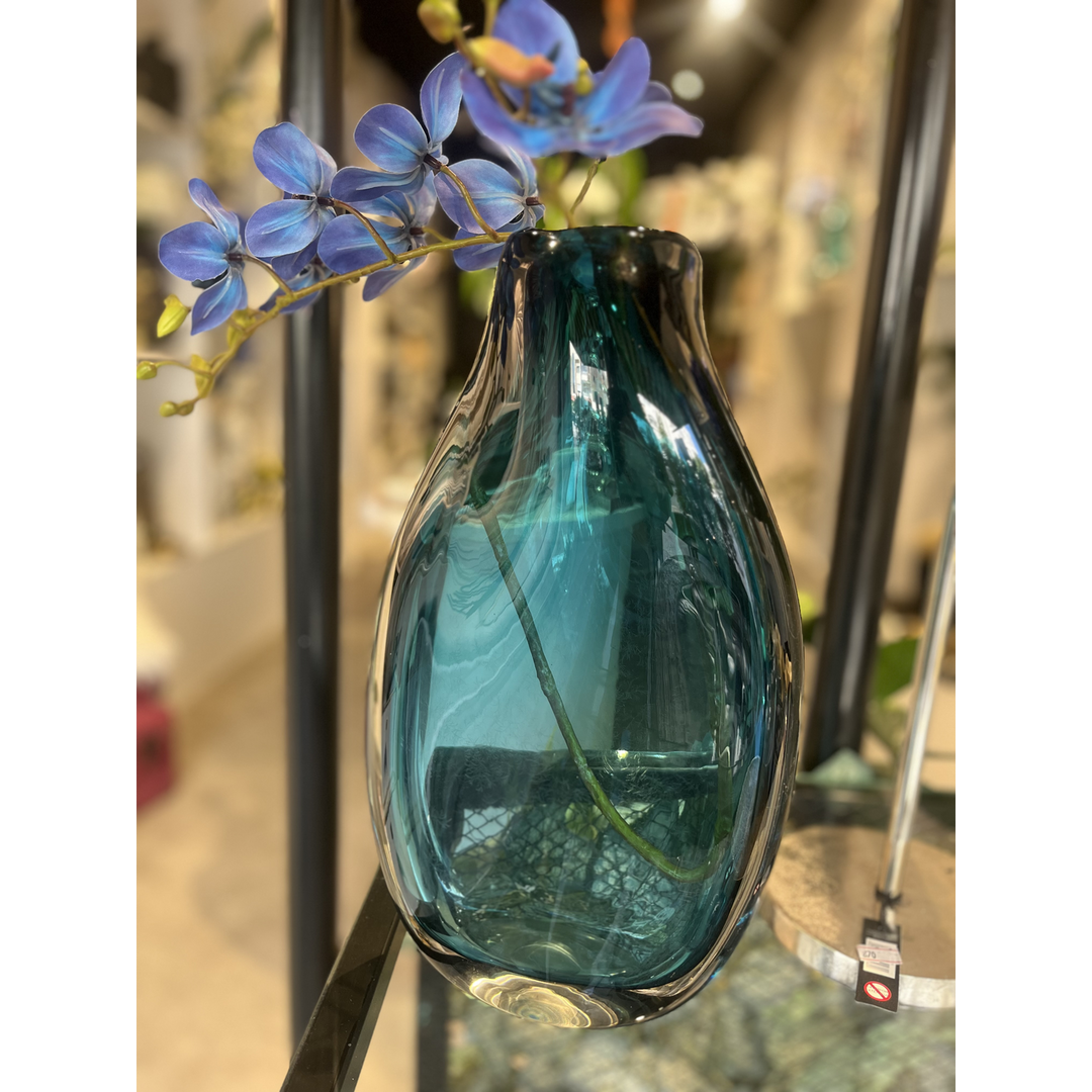 Glass vase for home decor