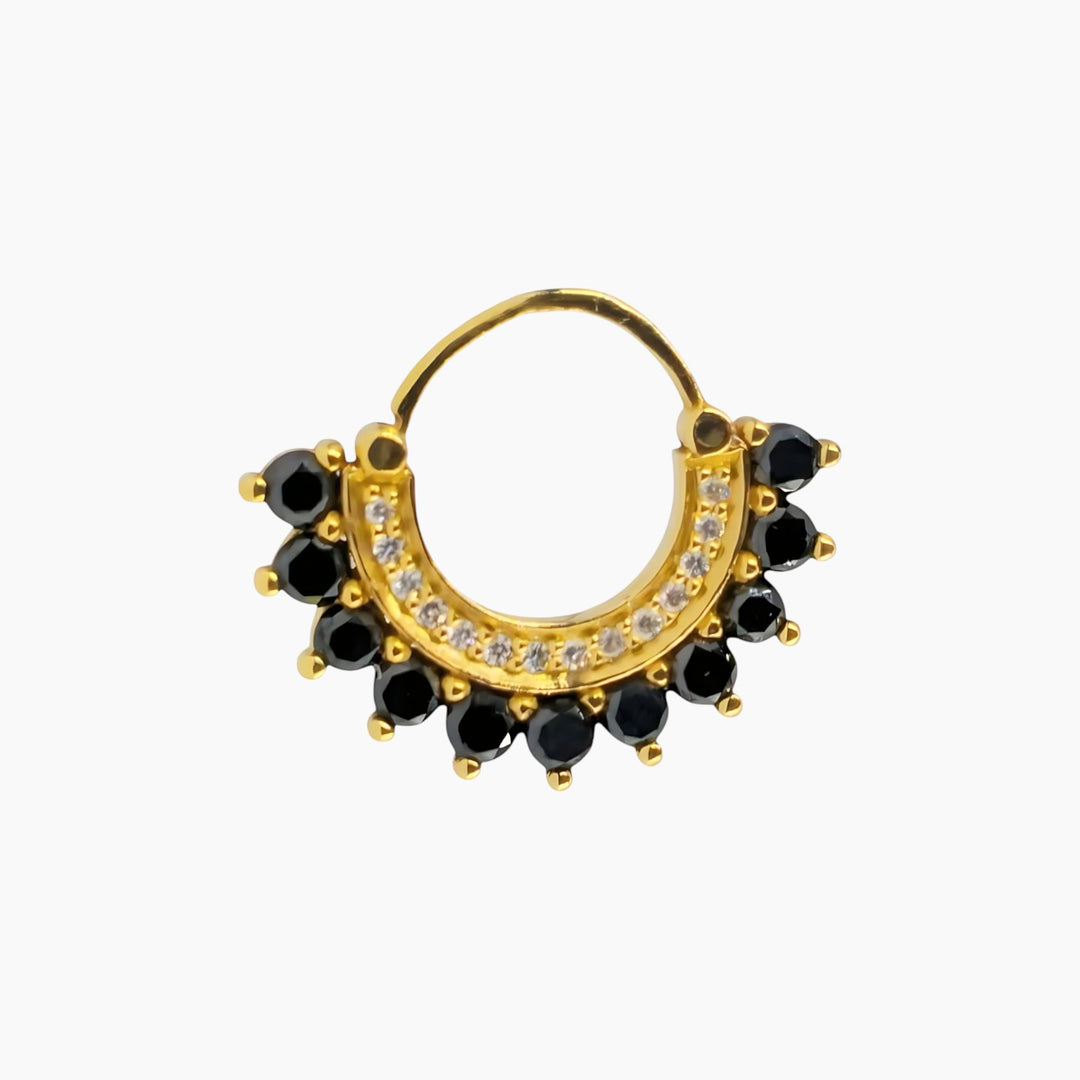 Yellow gold earring with mixed black and white diamonds