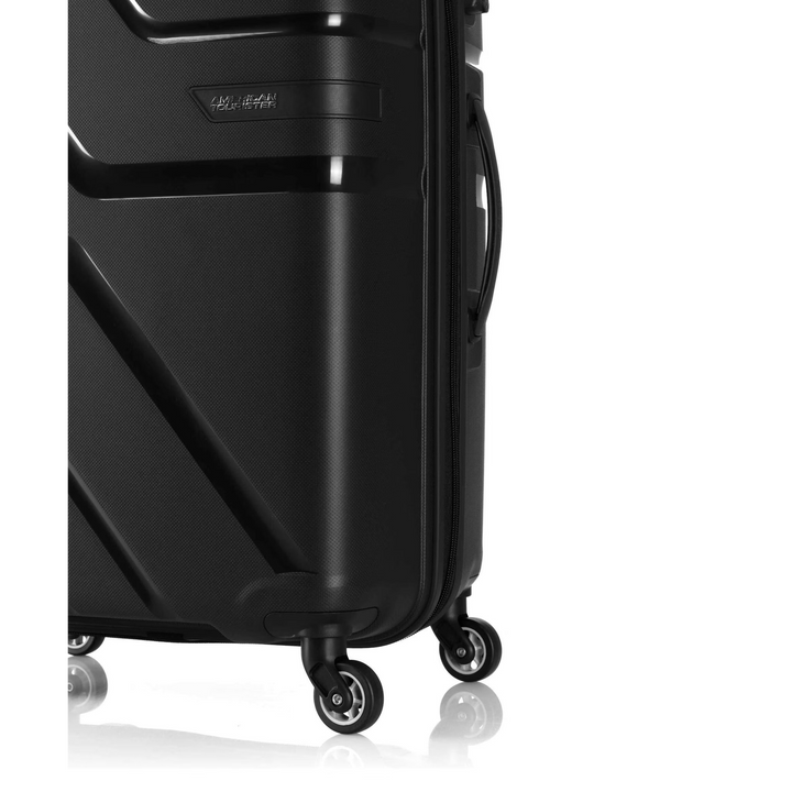 American Tourister Upland Suitcase Travel Set