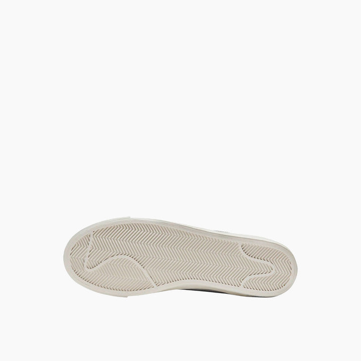 Nike Blazer Mid &
