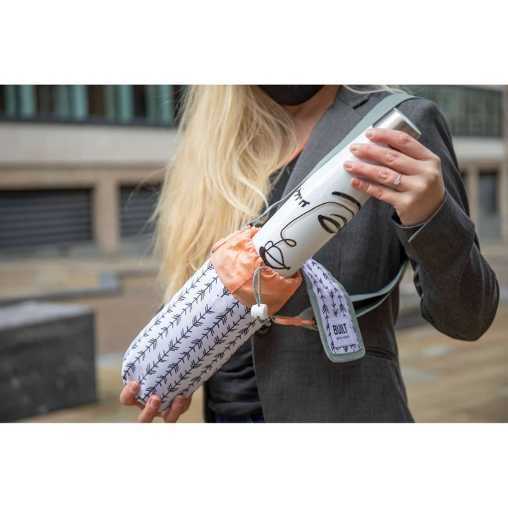Built neoprene bottle bag with adjustable shoulder strap