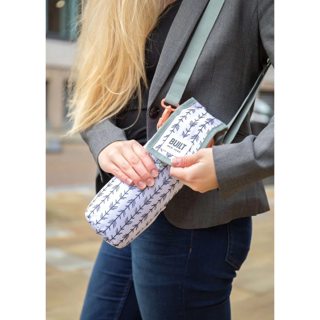 Built neoprene bottle bag with adjustable shoulder strap