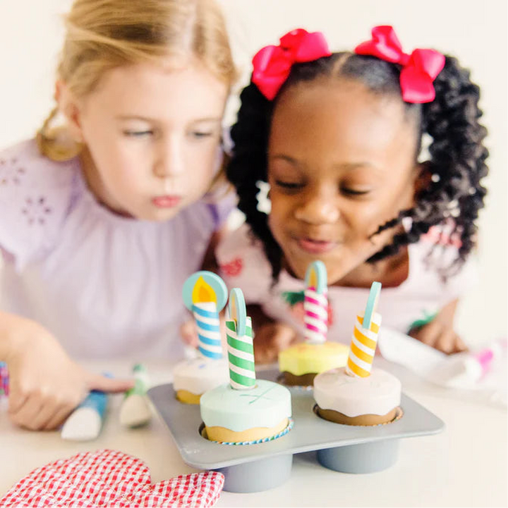 Melissa &amp; Doug Bake &amp; Decorate Cupcake Set