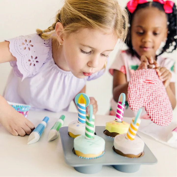 Melissa &amp; Doug Bake &amp; Decorate Cupcake Set