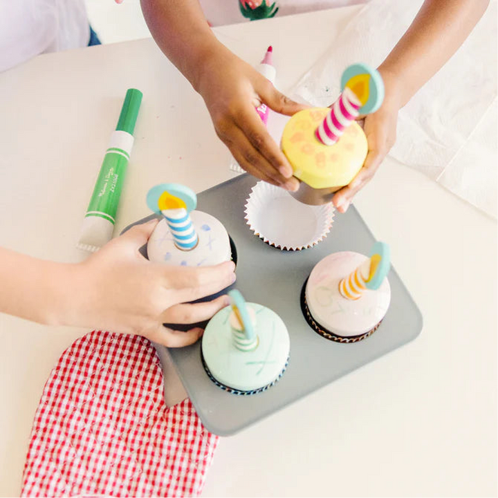 Melissa &amp; Doug Bake &amp; Decorate Cupcake Set