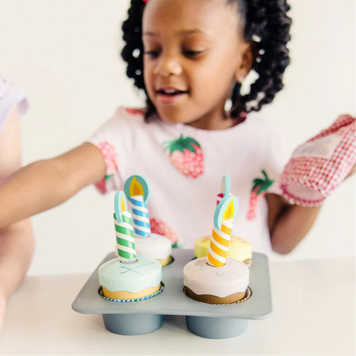 Melissa &amp; Doug Bake &amp; Decorate Cupcake Set