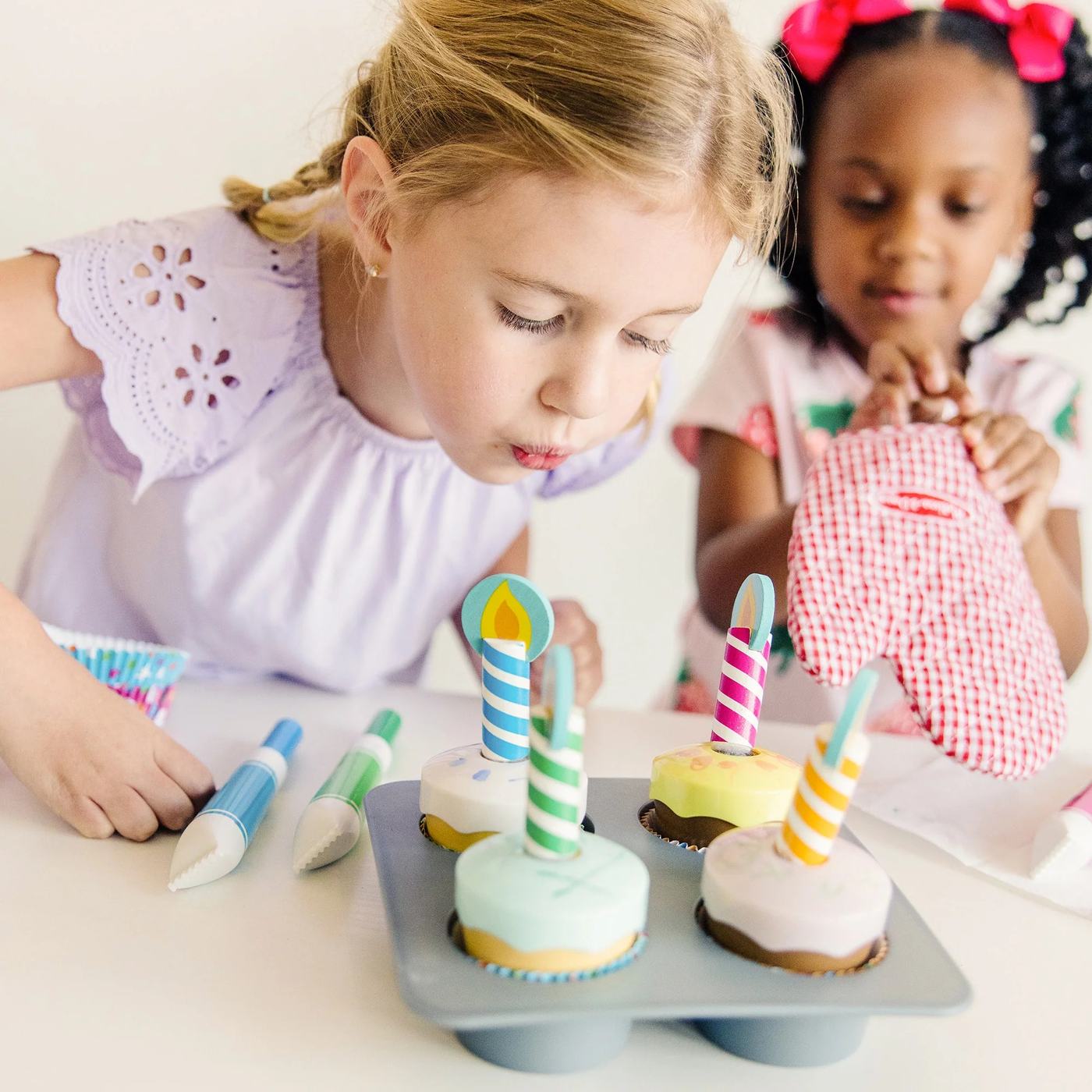Melissa & Doug Bake & Decorate Cupcake Set Play Food Melissa & Doug Bake & Decorate Cupcake Set Play Food