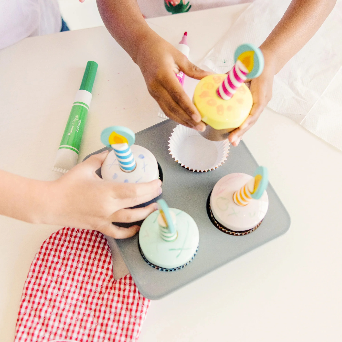 Melissa & Doug Bake & Decorate Cupcake Set Play Food Melissa & Doug Bake & Decorate Cupcake Set Play Food